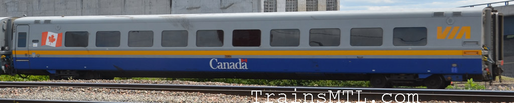 Passenger car VIA 3369 right side / Wagon de passager VIA 3369 coté droit